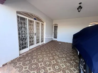 Casa com 7 Quartos para alugar, 10m² no Boa Vista, Uberaba