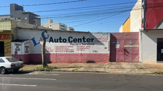 Galpão/Depósito/Armazém para alugar, 246m² no Santa Mônica, Uberlândia