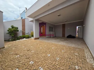 Sobrado com 4 Quartos à venda, 303m² no Vila Claudia, Limeira