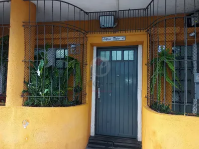 Apartamento com 2 Quartos para alugar, 68m² no Centro, Curitiba