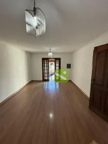 Casa com 2 Quartos para alugar, 200m² no Jardim Santos Dumont, São Paulo