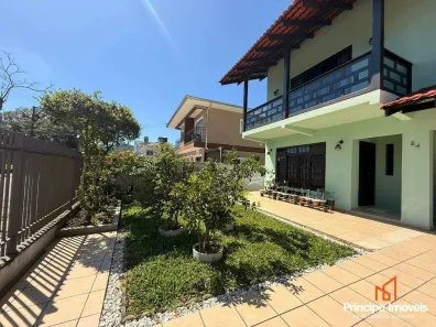 Casa com 6 Quartos à venda, 326m² no Bom Retiro, Joinville