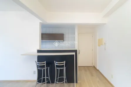 Apartamento com 2 Quartos para alugar, 55m² no Azenha, Porto Alegre