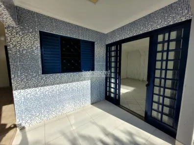 Casa com 4 Quartos à venda, 200m² no Giovani Lunardelli, Londrina