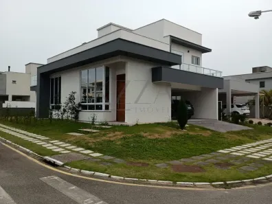Casa de Condomínio com 3 Quartos à venda, 269m² no São João do Rio Vermelho, Florianópolis