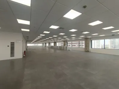 Sala Comercial para alugar, 789m² no Parque Industrial Tomas Edson, São Paulo