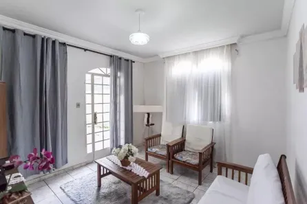 Casa com 5 Quartos à venda, 244m² no Castelo, Belo Horizonte