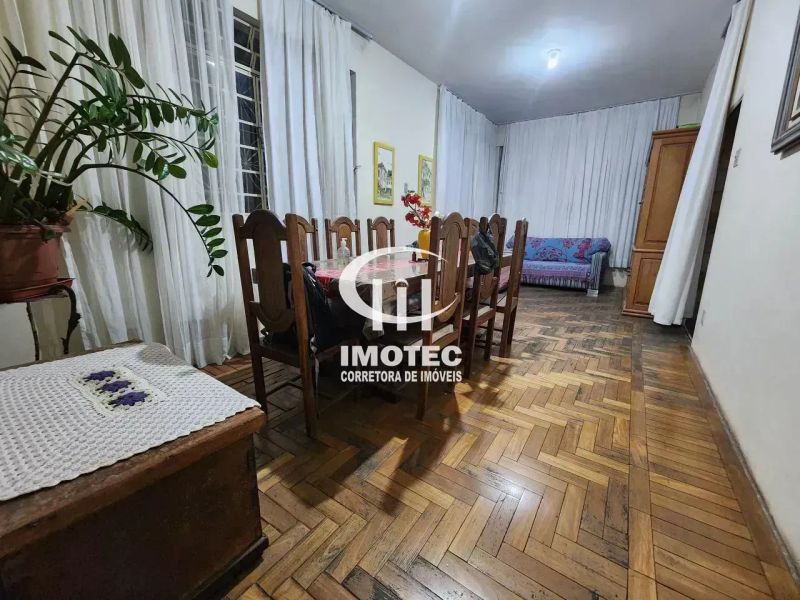 Casa com 6 quartos — Carlos Prates, Belo Horizonte