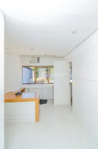 Sala Comercial à venda, 33m² no Moinhos de Vento, Porto Alegre