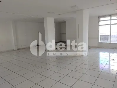 Ponto Comercial para alugar, 350m² no Centro, Uberlândia