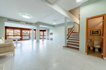Casa de Condomínio com 5 Quartos para alugar, 345m² no Três Figueiras, Porto Alegre