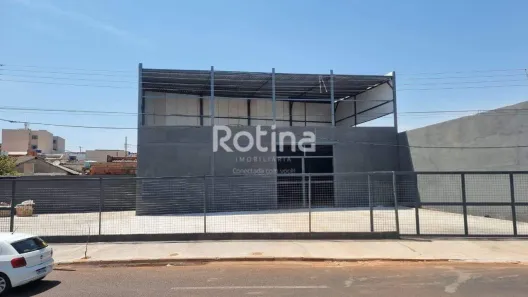 Galpão/Depósito/Armazém para alugar, 300m² no Bom Jesus, Uberlândia