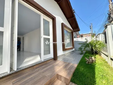Casa com 3 Quartos para alugar, 110m² no Barreiros, São José