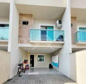 Casa com 3 Quartos à venda, 104m² no Boa Vista, Joinville