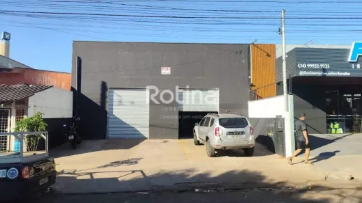 Galpão/Depósito/Armazém para alugar, 180m² no Laranjeiras, Uberlândia