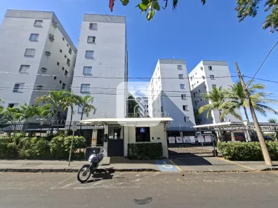 Apartamento com 2 Quartos para alugar, 92m² no Presidente Roosevelt, Uberlândia
