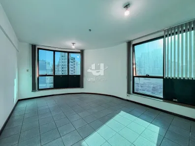 Sala Comercial para alugar, 56m² no Centro, Juiz de Fora