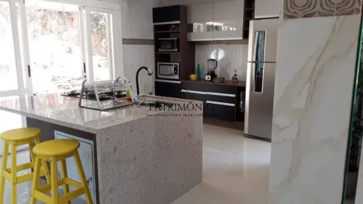 Sobrado com 5 Quartos à venda, 360m² no Transurb, Itapevi