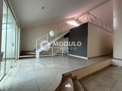 Casa com 3 Quartos à venda, 282m² no Saraiva, Uberlândia