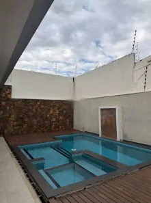 Casa com 4 Quartos para alugar, 150m² no Jardim Novo Oásis, Maringá