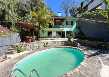 Casa com 3 Quartos para alugar, 273m² no Bingen, Petrópolis