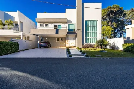 Casa com 3 Quartos para alugar, 351m² no Butiatuvinha, Curitiba