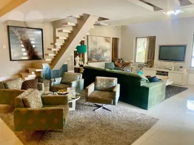 Casa com 6 Quartos à venda, 540m² no Itaipu, Niterói