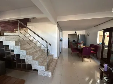 Casa de Condomínio com 5 Quartos à venda, 107m² no Jardim Sul, Uberlândia