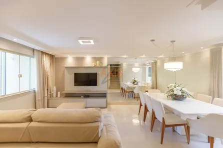 Sobrado com 4 Quartos à venda, 198m² no Bacacheri, Curitiba