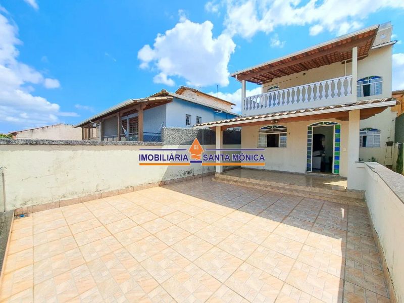 Casa com 5 quartos — Santa Mônica, Belo Horizonte