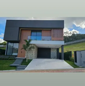 Casa de Condomínio com 4 Quartos à venda, 302m² no Centro, Camboriú