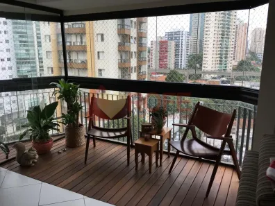 Apartamento com 3 Quartos para alugar, 120m² no Campo Belo, São Paulo