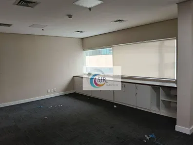 Sala Comercial à venda, 64m² no Vila Olímpia, São Paulo
