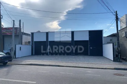 Sala Comercial para alugar, 235m² no Humaitá, Tubarão