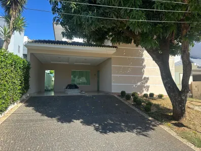 Casa de Condomínio com 3 Quartos para alugar, 170m² no Jardins Madri, Goiânia
