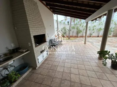 Sobrado com 4 Quartos à venda, 305m² no Jardim Karaíba, Uberlândia