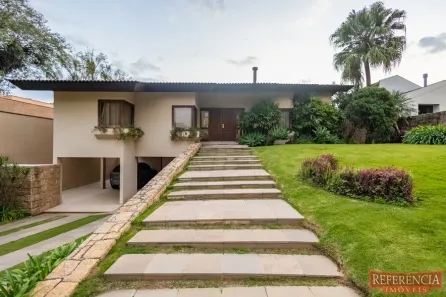 Casa com 4 Quartos para alugar, 550m² no São Lourenço, Curitiba