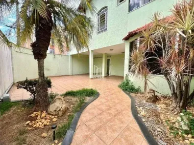 Casa com 4 Quartos à venda, 255m² no Alípio de Melo, Belo Horizonte