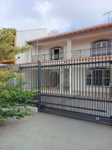 Casa com 5 Quartos à venda, 330m² no Brasília, Londrina