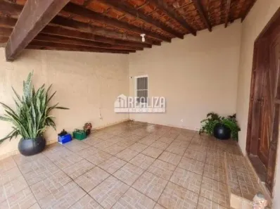 Casa com 3 Quartos à venda, 165m² no Jardim Elza Amuí I, Uberaba