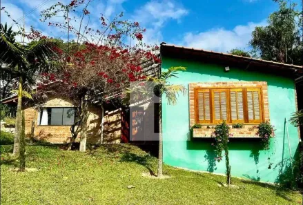 Fazenda/Sítio com 2 Quartos à venda, 600m² no Centro, Amparo