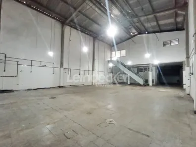 Prédio Comercial à venda, 745m² no Cavalhada, Porto Alegre