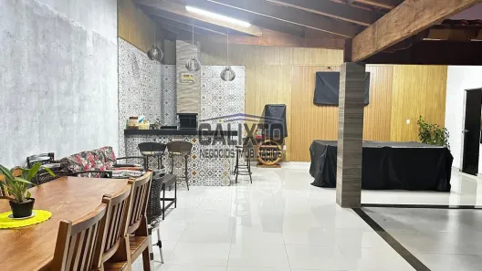 Casa com 3 Quartos à venda, 199m² no Jardim Botânico, Uberlândia