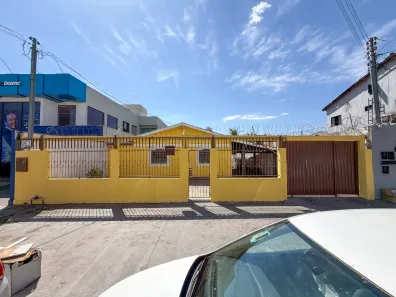 Casa com 4 Quartos para alugar, 390m² no Parque Amazônia, Goiânia