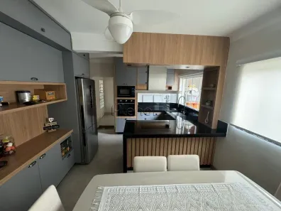 Sobrado com 3 Quartos à venda, 180m² no Conjunto Habitacional Parque da Floresta, Campinas