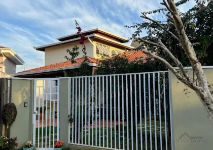 Sobrado com 4 Quartos à venda, 243m² no Parque das Flores, Campinas