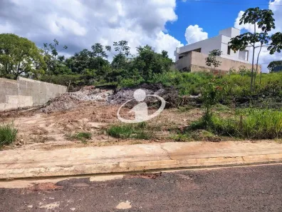 Lote/Terreno à venda, 360m² no Jardim Inconfidência, Uberlândia