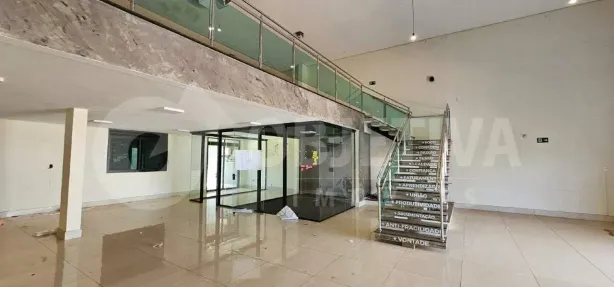 Galpão/Depósito/Armazém à venda, 290m² no Novo Mundo, Uberlândia