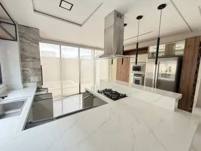 Casa de Condomínio com 3 Quartos para alugar, 241m² no Condomínio Primor das Torres, Cuiabá