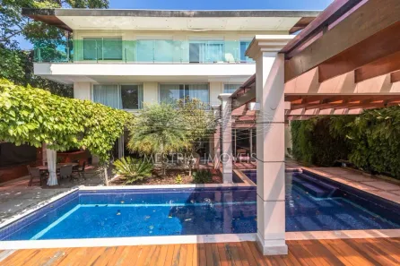 Casa com 5 Quartos para venda ou aluguel, 1200m² no Jardim Leonor, São Paulo